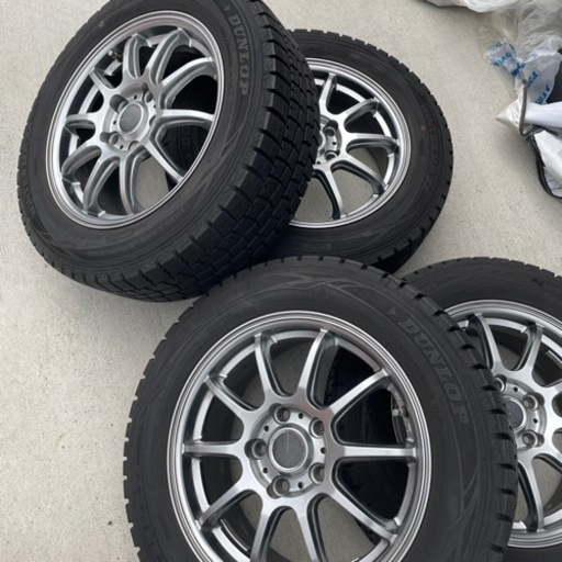 DUNLOP スタットレスタイヤ　冬用タイヤ