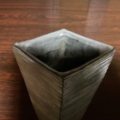 花瓶　築120年の古民家整理の画像