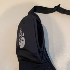 新品【プライスタグ無】ノースフェイス　ボディーバッグ　ショルダーバッグ　AW新作の画像