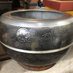 【売約済み】【昭和レトロ】大型火鉢　ひばち　大きい　金属製の画像
