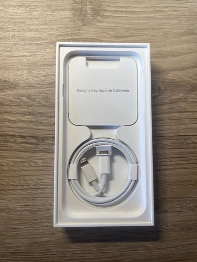 【新品未使用】iPhone se 第三世代