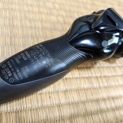 パナソニック ラムダッシュ メンズシェーバー 電動髭剃り 3枚刃 お風呂剃り可 グレー ES-CST8R-Hの画像