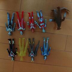 ウルトラマン　人形