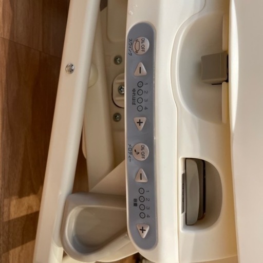 Combi ハイローチェア　電動