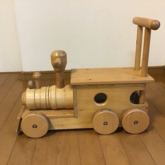 子ども用木製機関車　差し上げますの画像