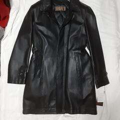 新品タグ付き、未使用品バルマンレザーコートです。