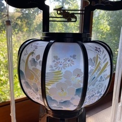 ワンコインセール！　
初盆・新盆用　　盆提灯  1対　廻転　床置き　電気式　ちょうちんの画像