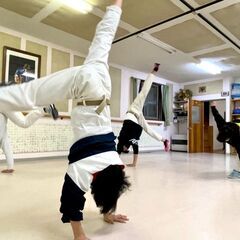 【カポエラ】大人も子供も美しくしなやかな身体へ。当てない格闘技？カポエラを釧路でするならココ！の画像