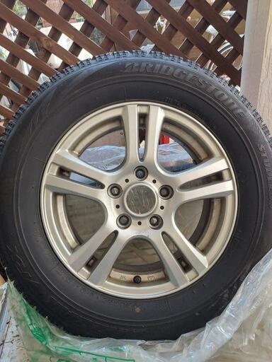 ステップワゴンのスタッドレスタイヤです。４本セット