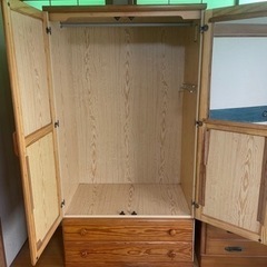 【商談中】観音開きタンスの画像