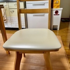 使用感あり80センチ正方形高さ70センチテーブルの画像