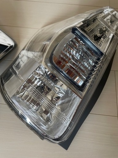 プリウスα 前期 純正 テールランプ