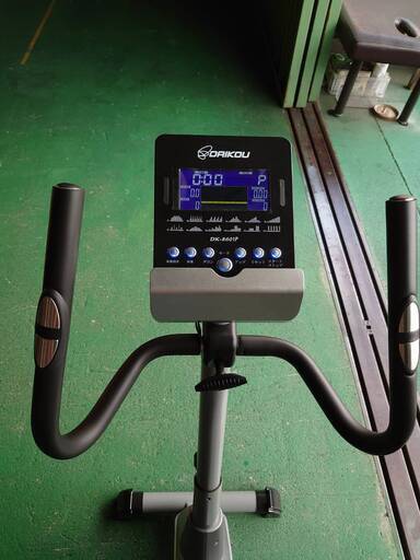 【引き取り限定】フィットネスバイク エアロバイク 簡易組立 電動負荷調整 未使用 DAIKOU DK-8601P