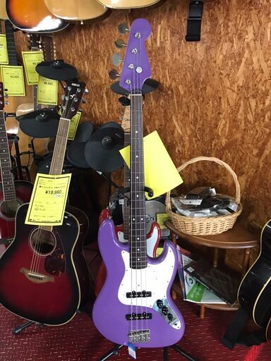 値下げしました！　fender Japan リペイント ジャズベース Q0シリアル