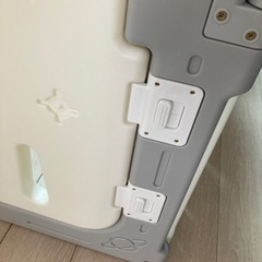 ベビーサークル　ホワイト＆グレーの画像