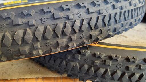 自転車用タイヤ　MAXXIS