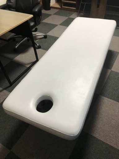 エステ、カイロ、マッサージ用ベット　椅子付き