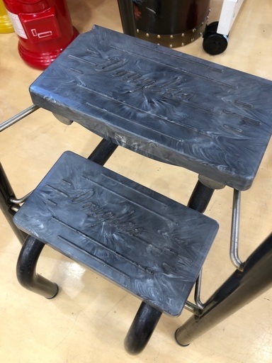 ビンテージステップチェア　Douglas Furniture  サビ　キズ有り