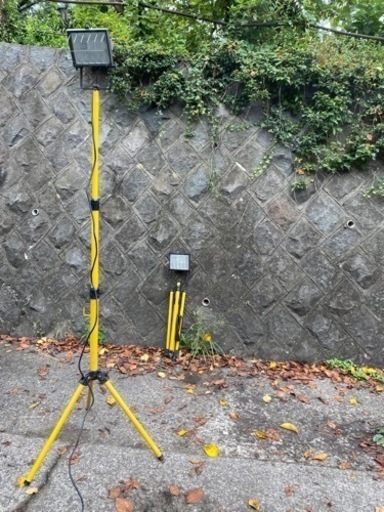 投光器　現場用2つで5000