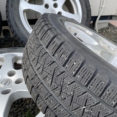 ピレリスタッドレスタイヤ215/55/17の画像