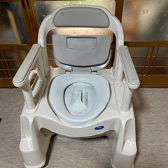 安寿ポータブルトイレ　FX-1  (未使用品)の画像