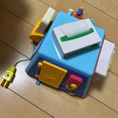 知育玩具　箱あり