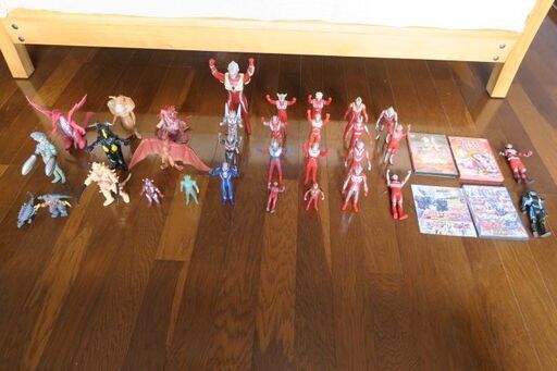 ウルトラマンのソフビ＆DVD