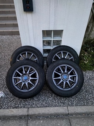 スタッドレスタイヤ&ホイール プリウス　velva Yokohama タイヤ