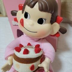 ペコちゃん人形　Birthday　ケーキの画像