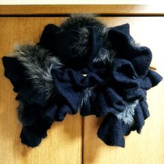 天然毛と毛糸のマフラー