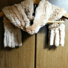 ラビットファーのマフラーの画像