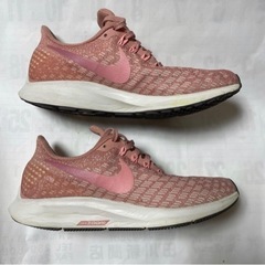 NIKE ウィメンズ zoomペガサス35 ランニングシューズの画像