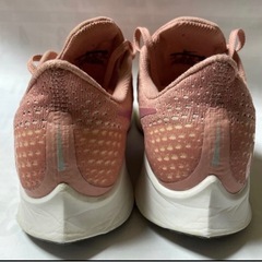 NIKE ウィメンズ zoomペガサス35 ランニングシューズの画像