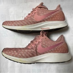 NIKE ウィメンズ zoomペガサス35 ランニングシューズの画像