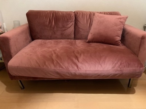 LOWYA  2人掛けソファ (幅128cm)フロアソファ ベルベット調真鍮脚