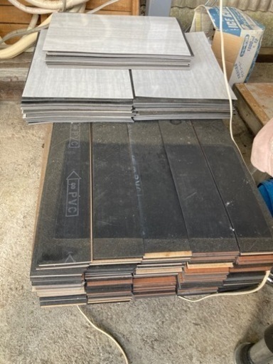 フロアタイルお譲りします