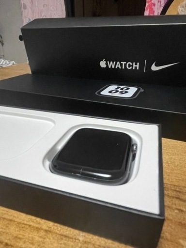 Apple Watch Nike SE（GPSモデル）- 44mm  美品