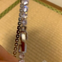 ブレスレット‼️一つ石が取れてますの画像
