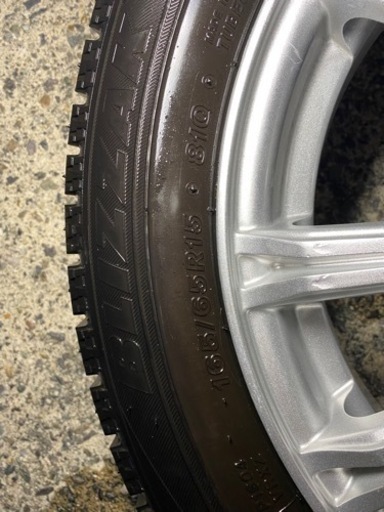 165/65R15  ソリオ　デリカD2 スタッドレスタイヤ　アルミホイール付き