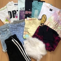 女の子の洋服　130cm前後　の画像