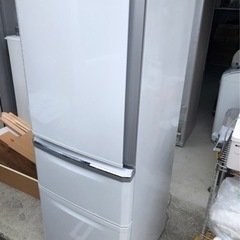  大幅値下げ致しました　超美品　ホワイト製氷機能付き　三菱MR-...