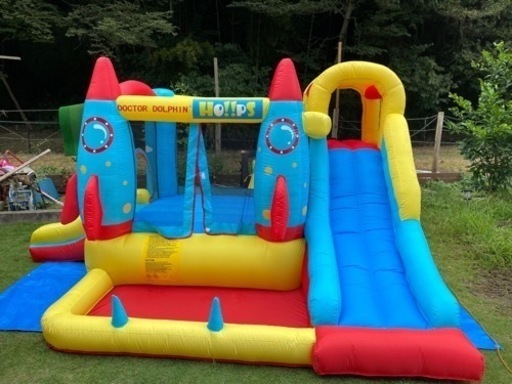 プール エアー遊具 滑り台