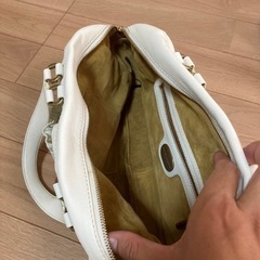 白のバックの画像