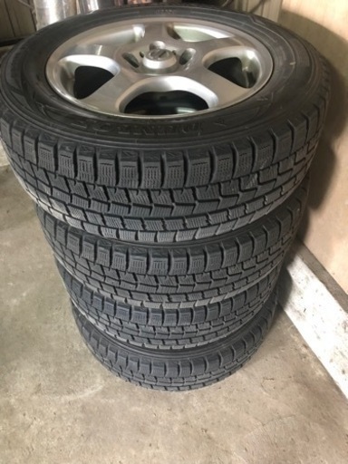スタッドレスタイヤ　ホイル付き　195/65/R15