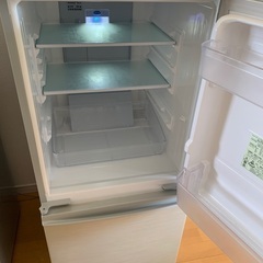 シャープ冷蔵庫の画像