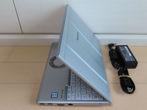 K44 累積稼働時間少ない140 時間パナソニック Let's Note CF-SV8 DVD 美品　office2019