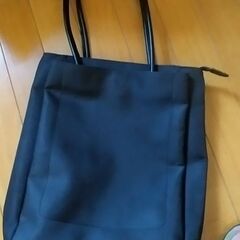 黒のバック