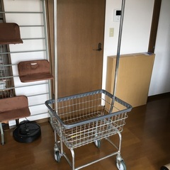 ハンガーラック付きワゴン