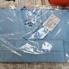 １個３００円です。水色保冷バック