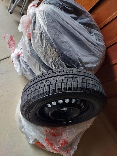 更に値下げ?⤵️しました‼️　175/65R14　スタッドレスタイヤ　ホイール&ナット付き